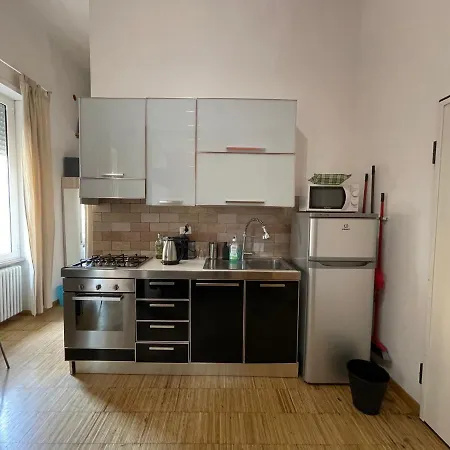 Robinie 78 Daire Roma