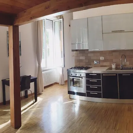 Robinie 78 * Rom